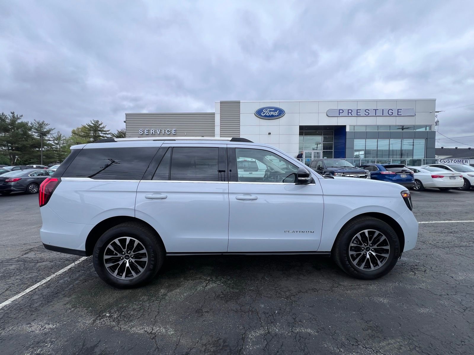 Certified 2025 Ford Expedition Platinum AWD/4WD image 8