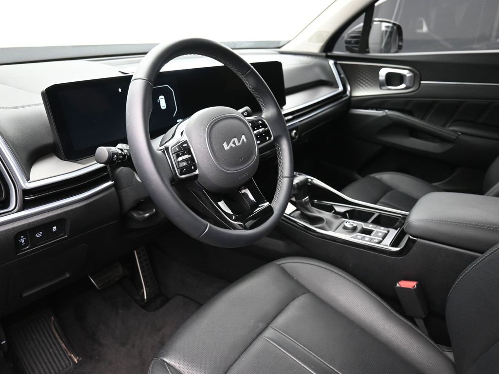 Used 2025 Kia Sorento SX image 18
