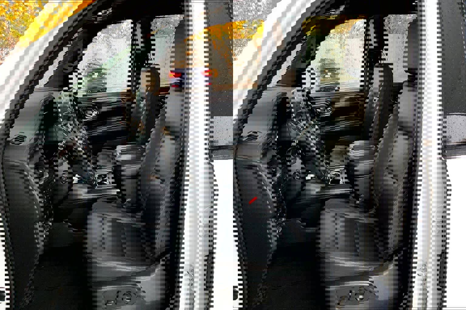 Used 2022 Chevrolet Suburban Z71 w/ Luxury Package image 7