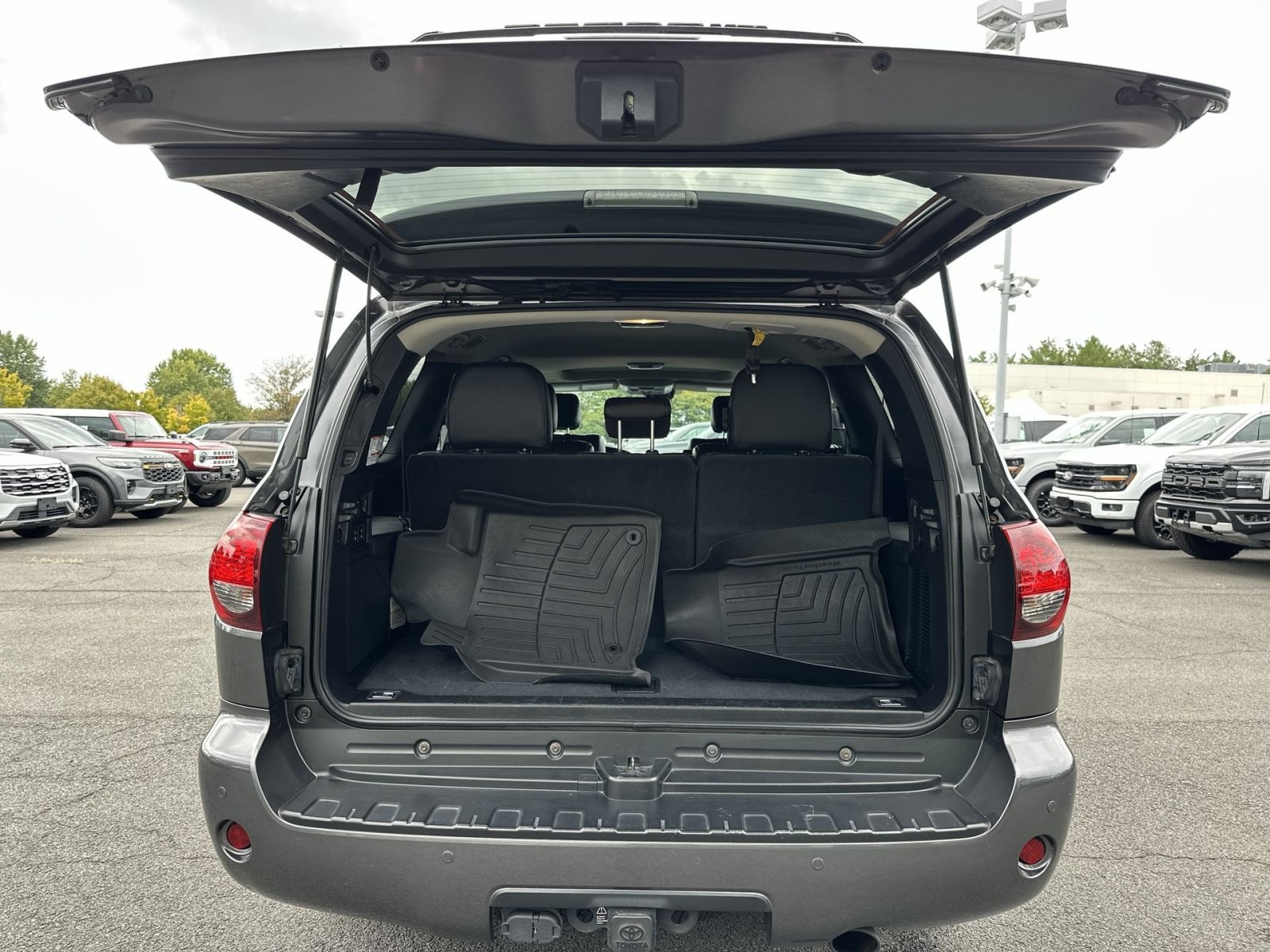 Used 2022 Toyota Sequoia TRD Pro AWD/4WD image 28