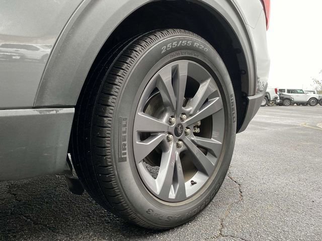 Certified 2022 Ford Explorer XLT w/ Equipment Group 202A image 11