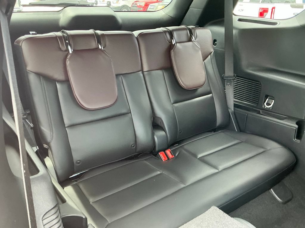 Certified 2023 Ford Explorer Platinum w/ Technology Package AWD/4WD image 26
