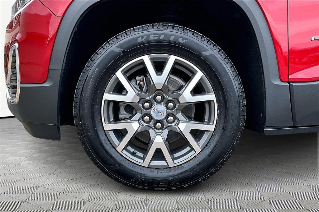 Used 2023 GMC Acadia SLE image 11