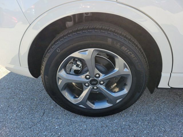 Certified 2024 Ford Escape ST-Line w/ Equipment Group 301A FWD image 9