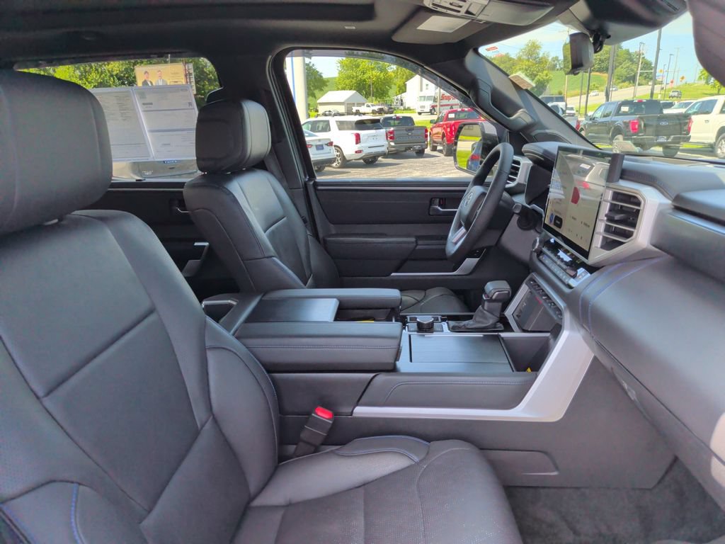 Used 2025 Toyota Tundra Platinum w/ TRD Off-Road Package AWD/4WD image 9
