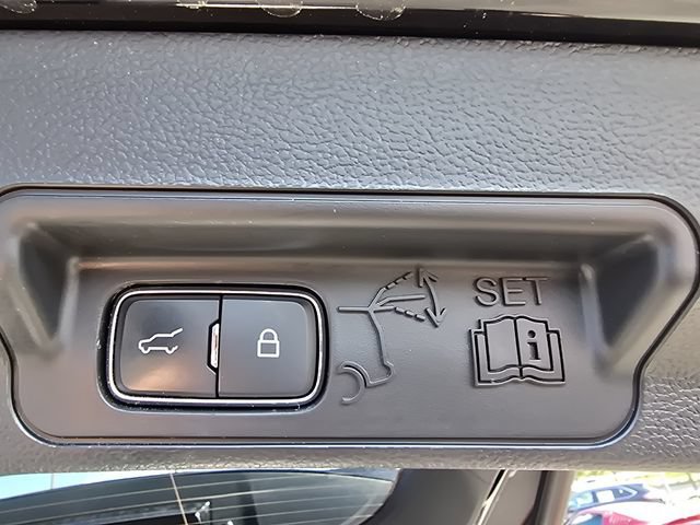 Certified 2023 Ford Explorer XLT w/ Equipment Group 202A AWD/4WD image 18
