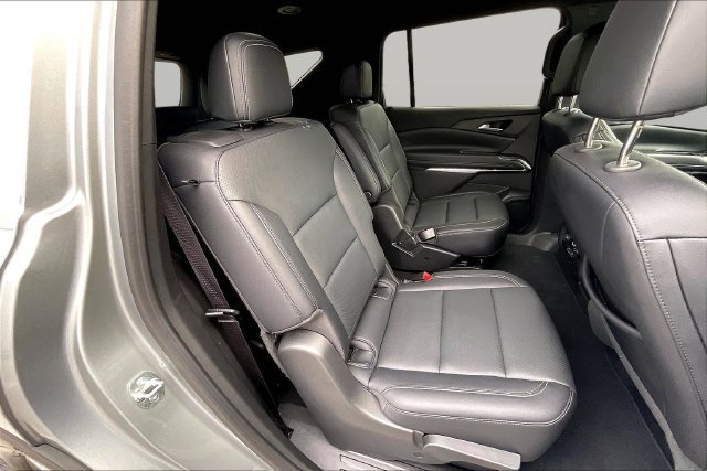 Used 2025 Chevrolet Traverse LT AWD/4WD image 29