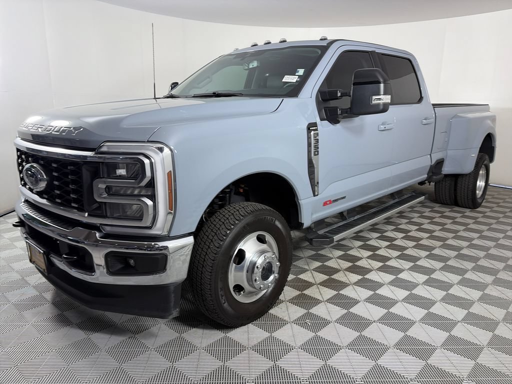 Certified 2025 Ford F350 Lariat AWD/4WD image 3