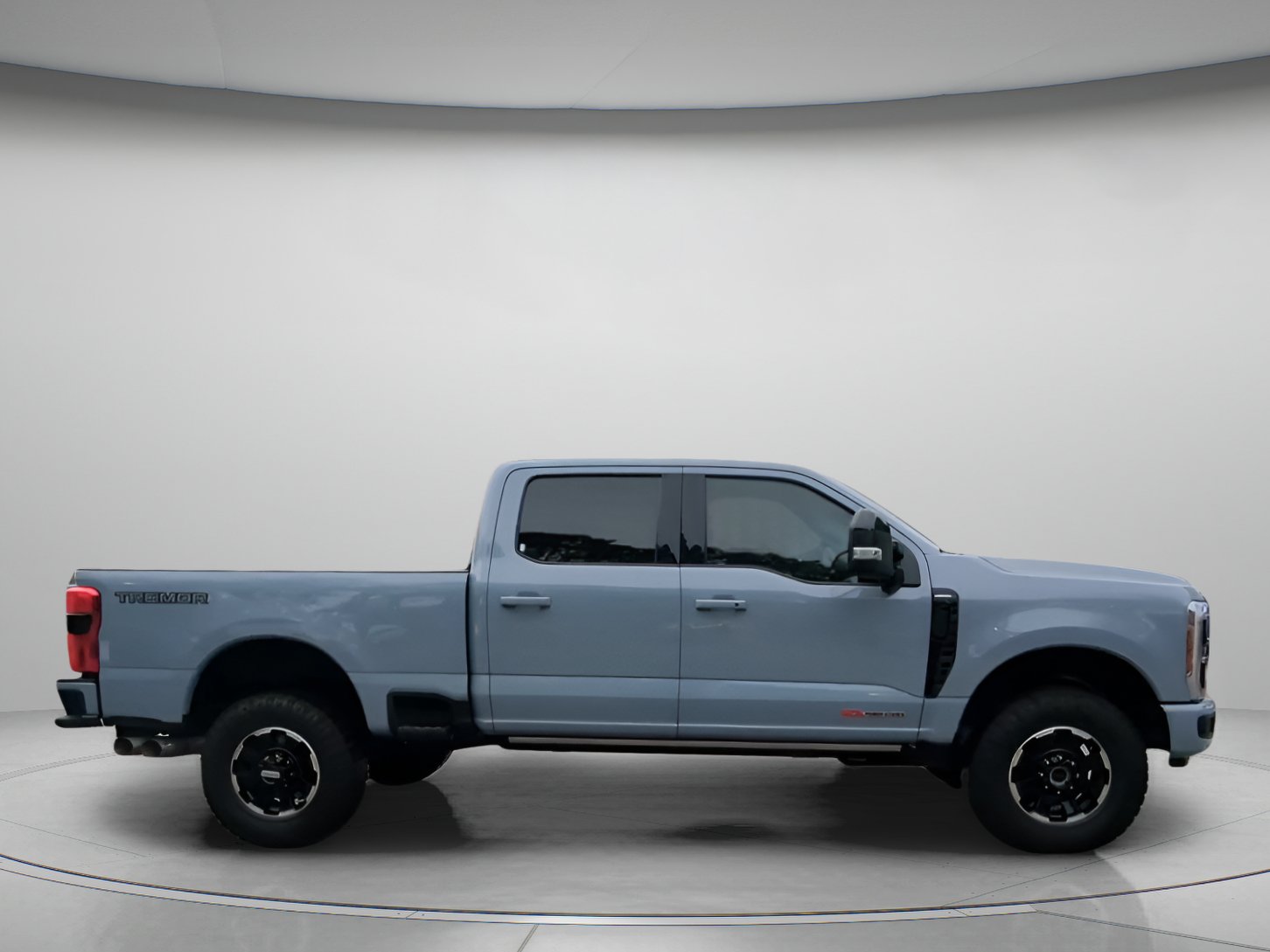 Certified 2025 Ford F250 Lariat w/ Lariat Ultimate Package AWD/4WD image 32