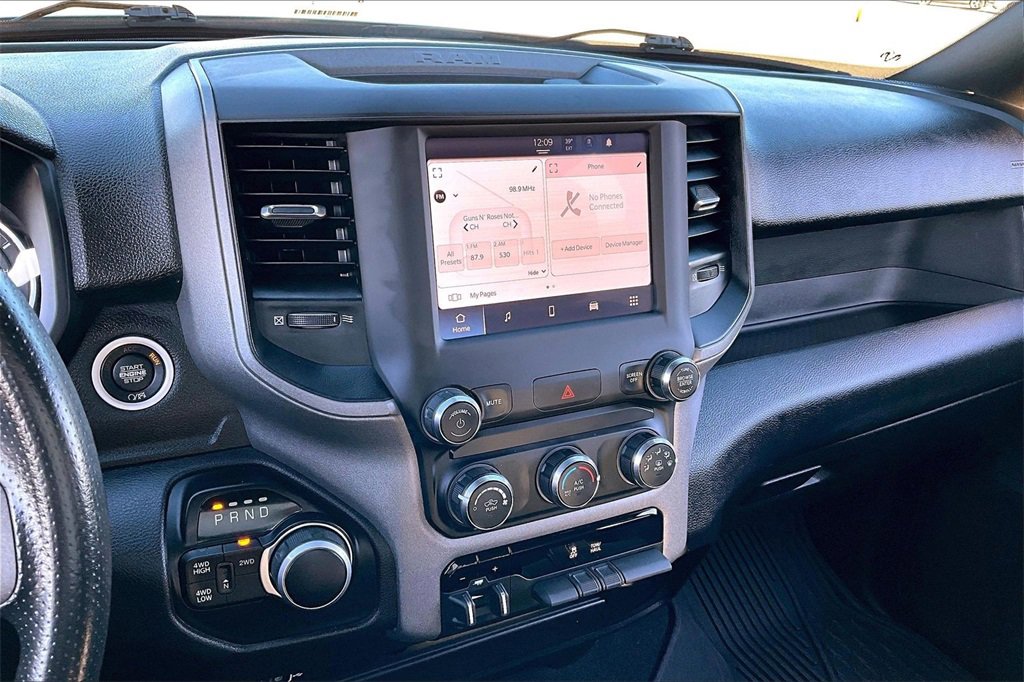 Used 2024 RAM 2500 Tradesman w/ Chrome Appearance Group image 32