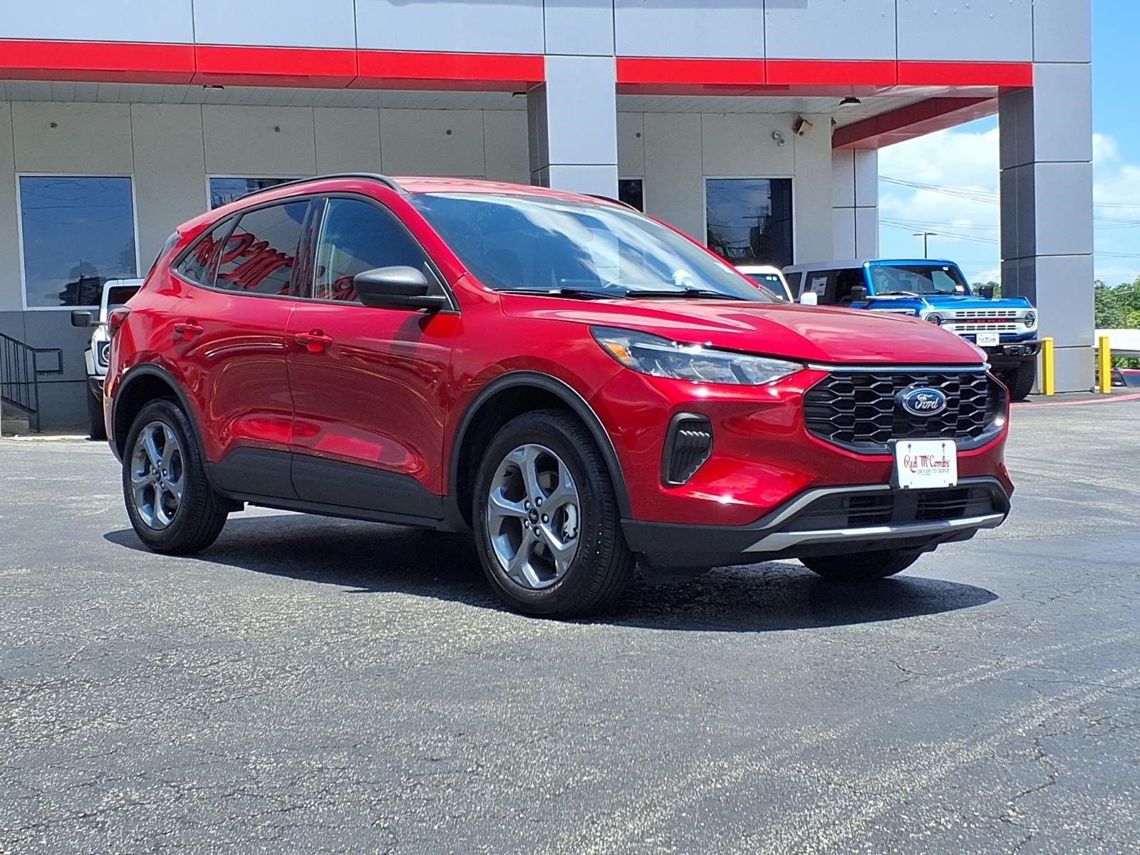 Certified 2025 Ford Escape ST-Line AWD/4WD image 4
