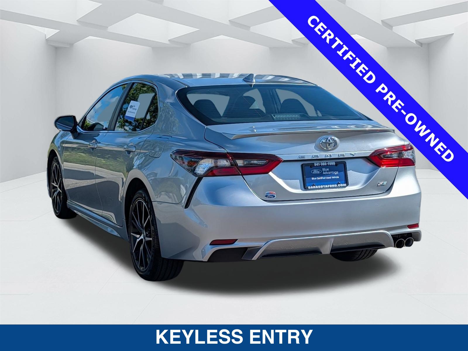Used 2023 Toyota Camry SE FWD image 7
