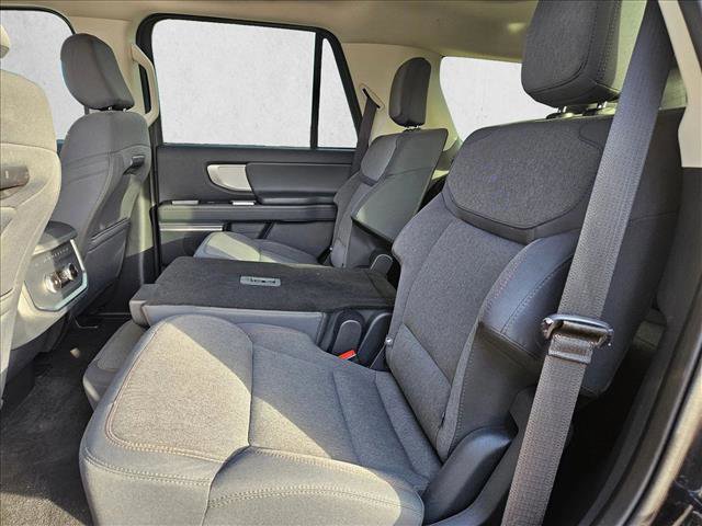 Certified 2025 Ford Expedition Active image 17