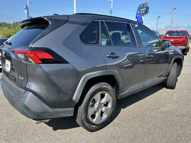 Used 2024 Toyota RAV4 XLE FWD image 35