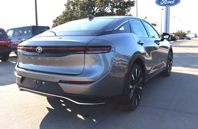Used 2026 Toyota Crown Platinum image 5