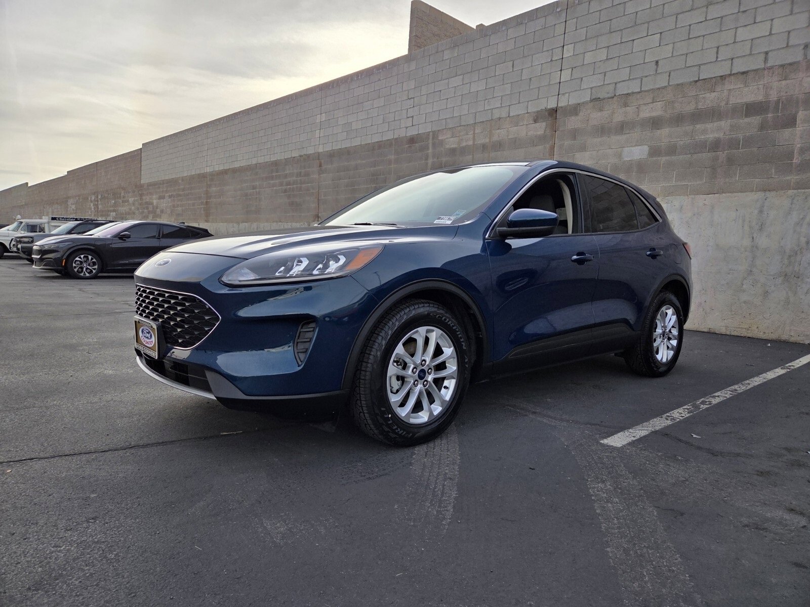 Certified 2020 Ford Escape SE image 2