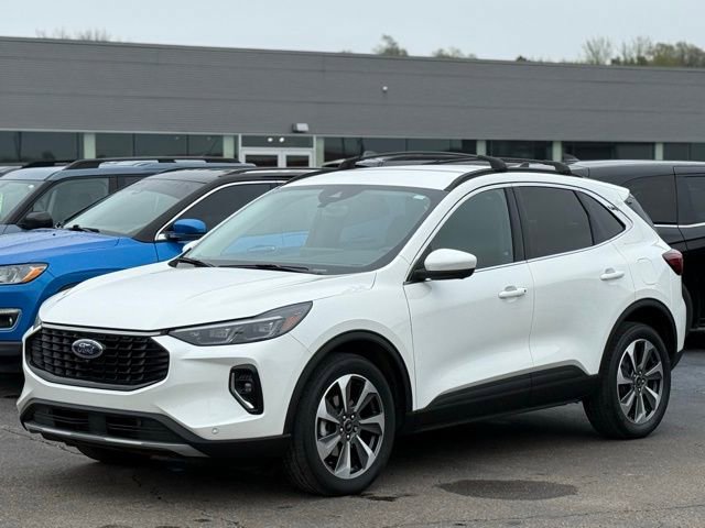 Certified 2023 Ford Escape Platinum AWD/4WD image 34