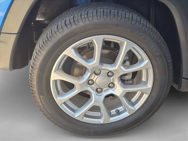Used 2023 Jeep Compass Latitude w/ Sun and Sound Group AWD/4WD image 25