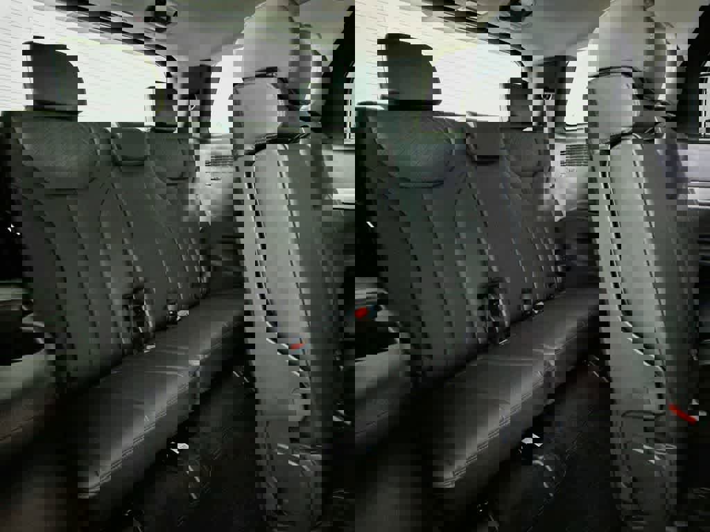 Used 2025 Hyundai Palisade SEL FWD image 31