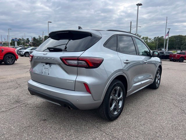 Certified 2024 Ford Escape ST-Line w/ Tech Pack #1 AWD/4WD image 4