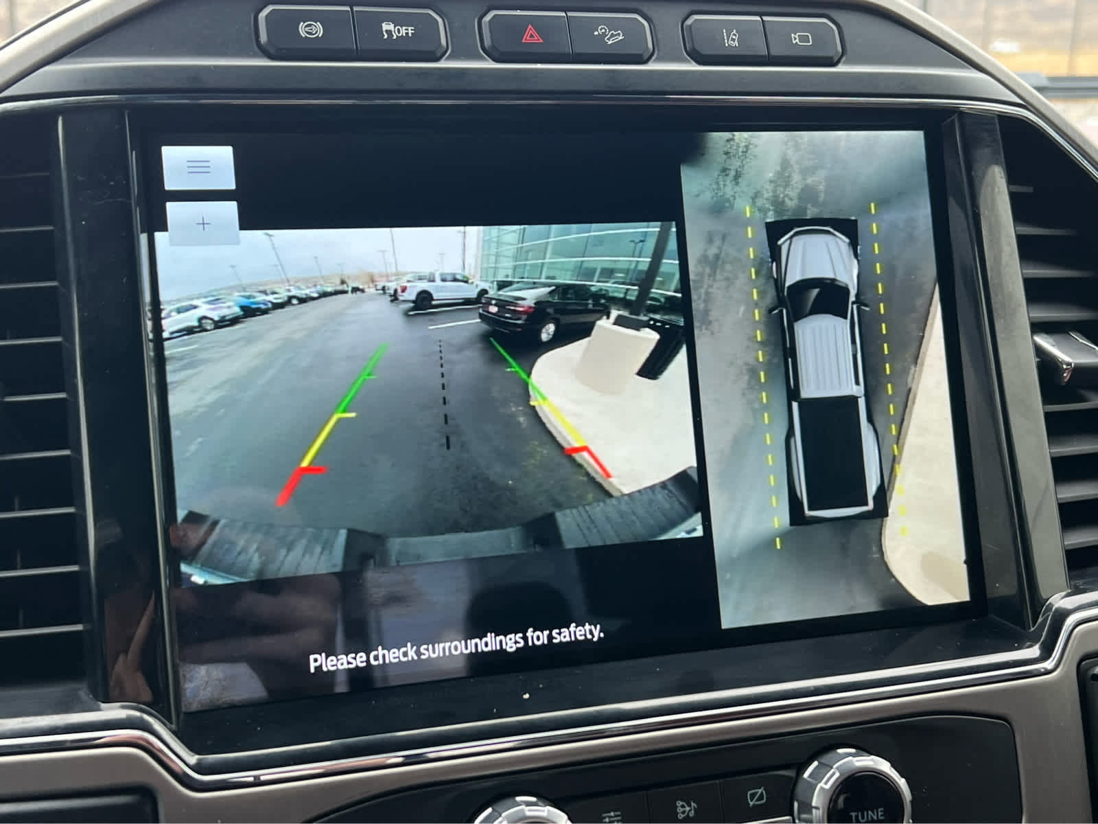 Certified 2022 Ford F450 Platinum w/ FX4 Off-Road Package image 40