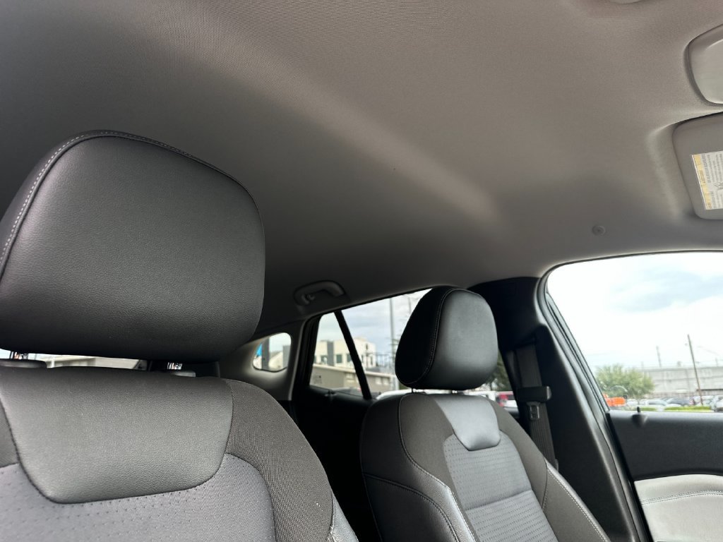 Used 2025 Chevrolet Trax LT w/ LT Convenience Package FWD image 16