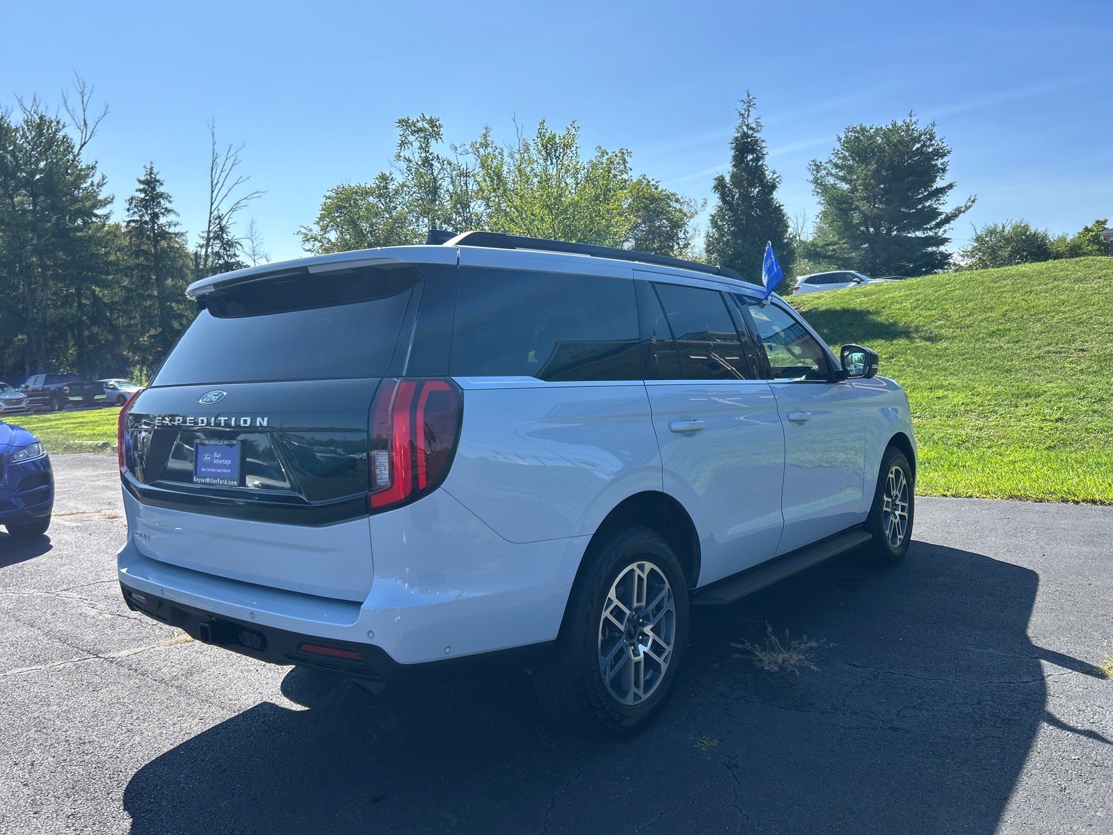 Certified 2025 Ford Expedition Active AWD/4WD image 18