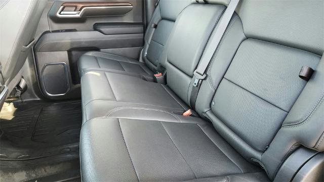 Used 2024 GMC Sierra 1500 SLT image 32