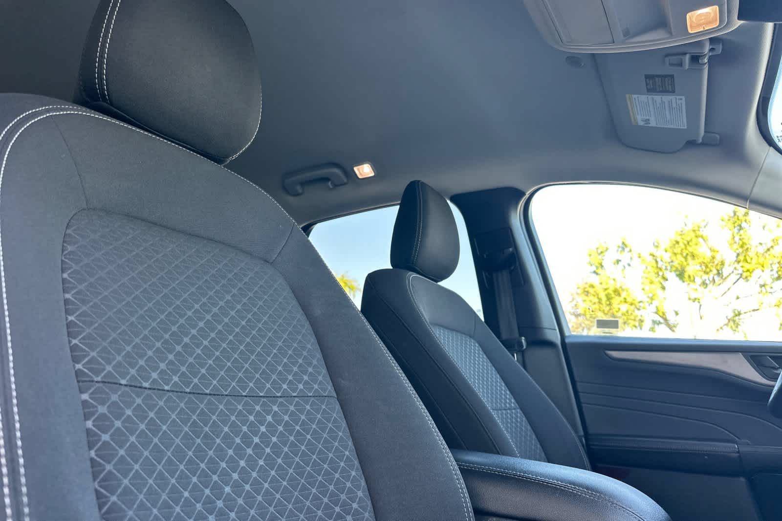 Certified 2024 Ford Escape Active AWD/4WD image 18