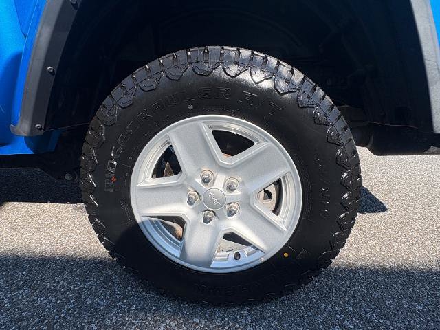 Used 2021 Jeep Gladiator Sport AWD/4WD image 35