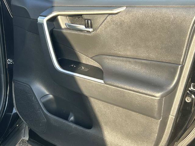 Used 2020 Toyota RAV4 XLE FWD image 24