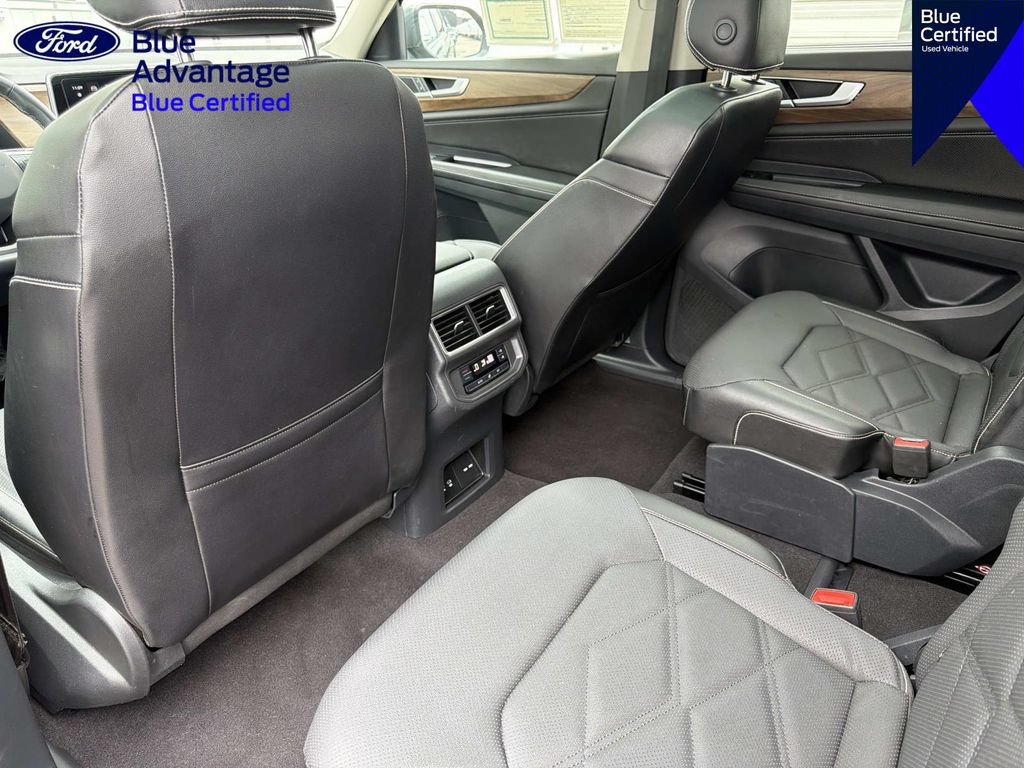 Used 2024 Volkswagen Atlas SE FWD image 12