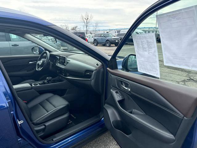 Used 2022 Nissan Rogue SV w/ SV Premium Package AWD/4WD image 7