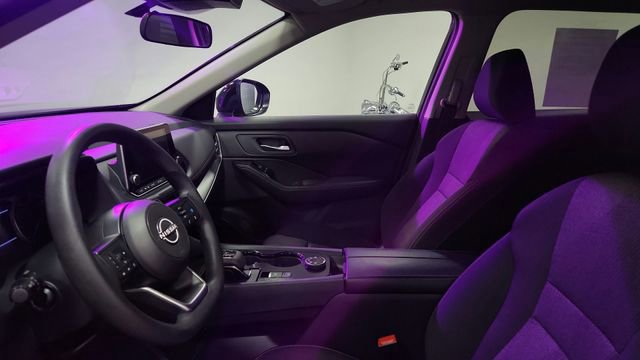 Used 2024 Nissan Rogue SV image 10