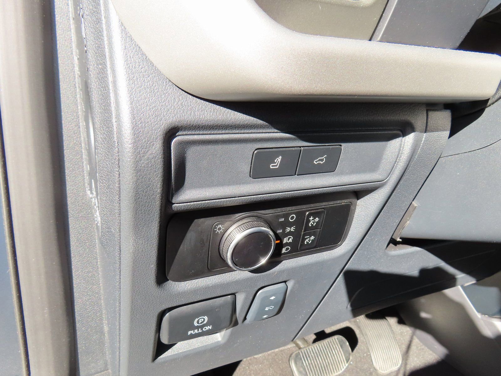 Certified 2024 Ford Expedition Max XLT image 14