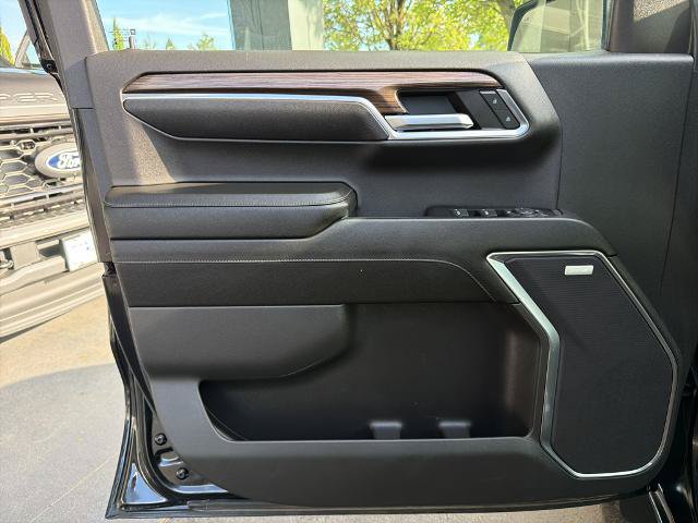 Used 2023 Chevrolet Silverado 1500 LT Trail Boss w/ LT Trail Boss Premium Package AWD/4WD image 38