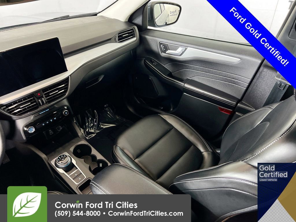 Certified 2025 Ford Escape Platinum image 27