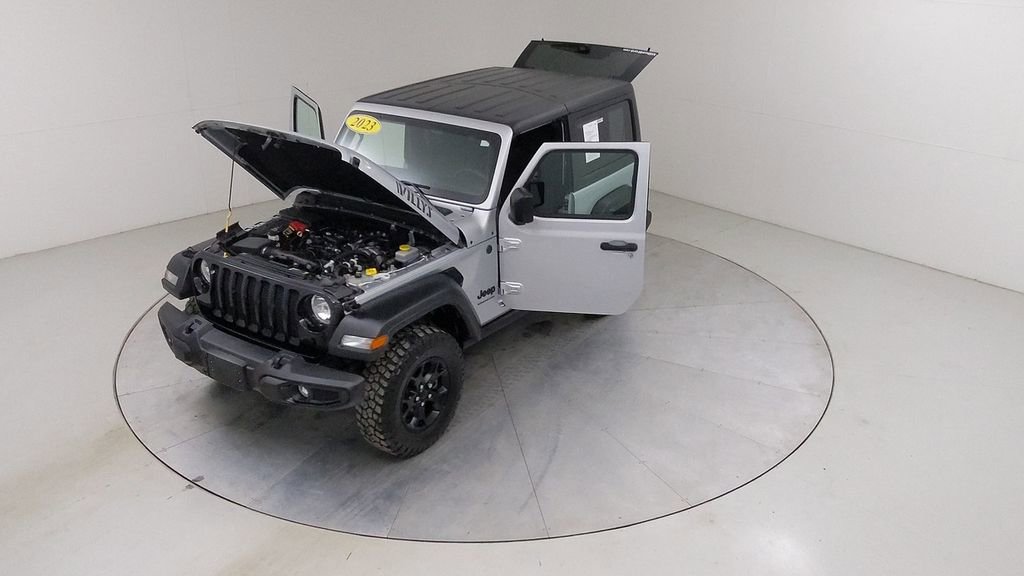 Used 2023 Jeep Wrangler Willys AWD/4WD image 38