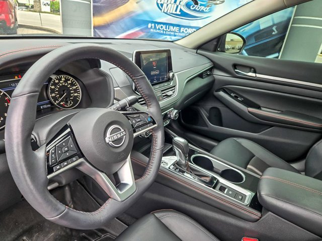 Used 2024 Nissan Altima 2.5 SR AWD/4WD image 14