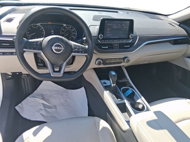 Used 2023 Nissan Altima 2.5 SV FWD image 12
