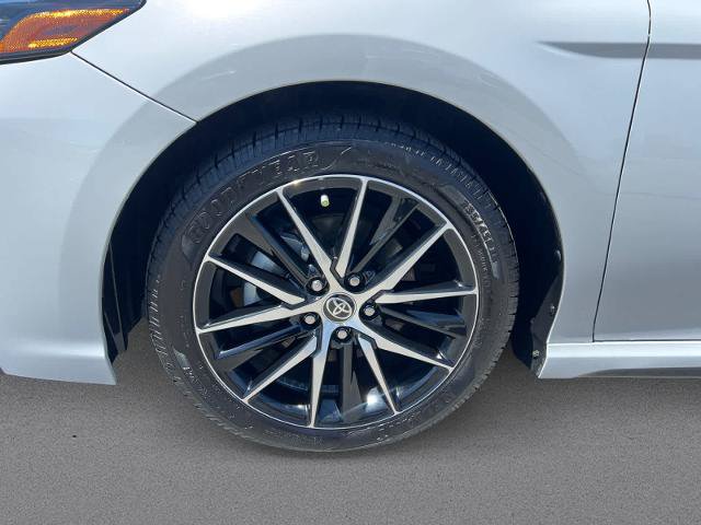Used 2022 Toyota Camry SE FWD image 9
