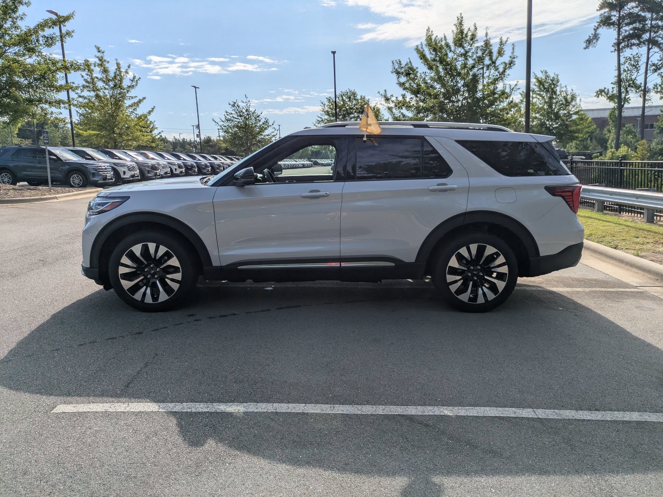 Certified 2025 Ford Explorer Platinum w/ LUX Leather Package AWD/4WD image 7