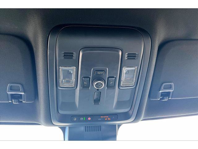 Used 2025 GMC Yukon Denali AWD/4WD image 9