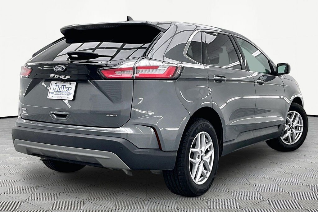 Certified 2024 Ford Edge SEL w/ Convenience Package AWD/4WD image 2