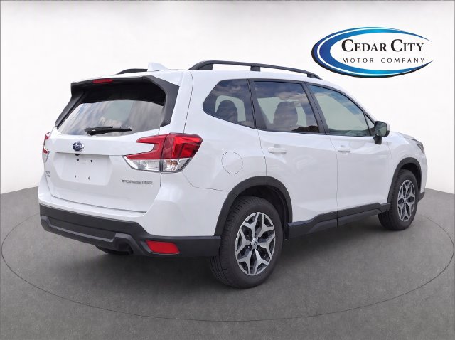 Used 2019 Subaru Forester Premium AWD/4WD image 4