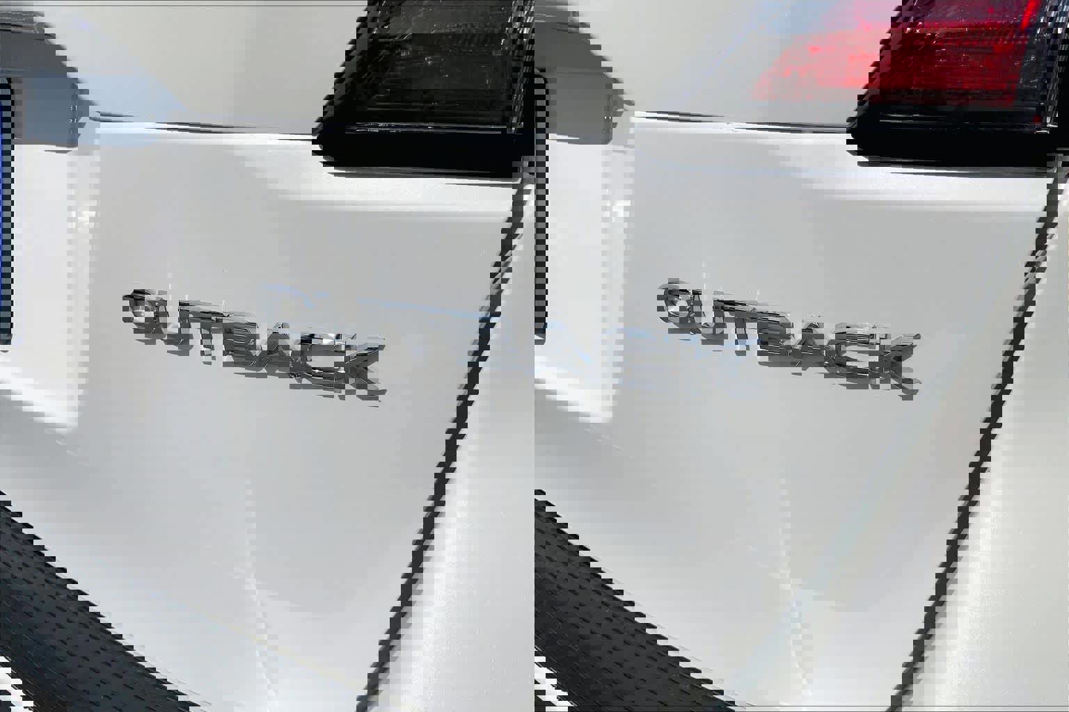 Used 2024 Subaru Outback Premium AWD/4WD image 12