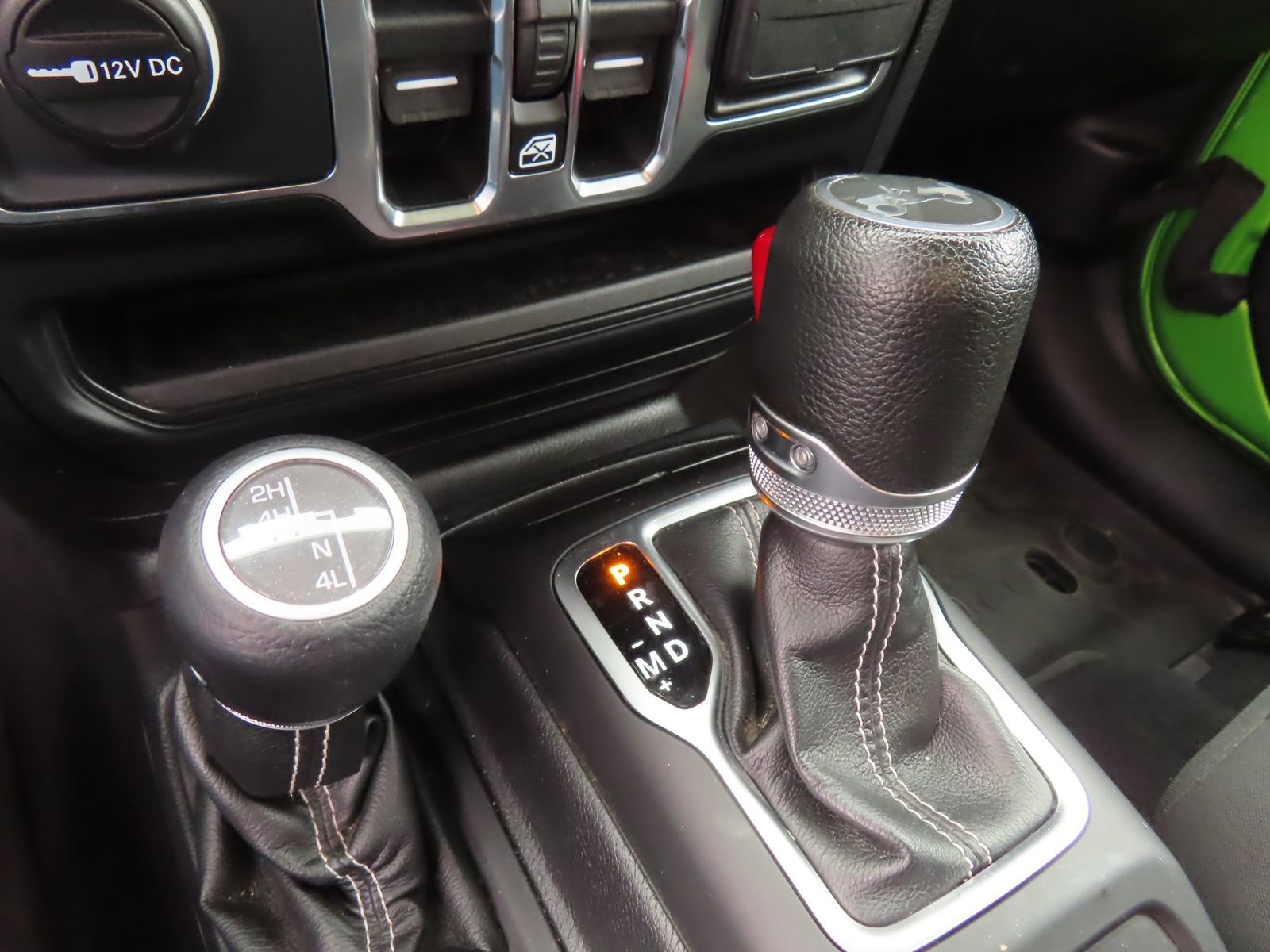 Used 2019 Jeep Wrangler Unlimited Sahara image 32