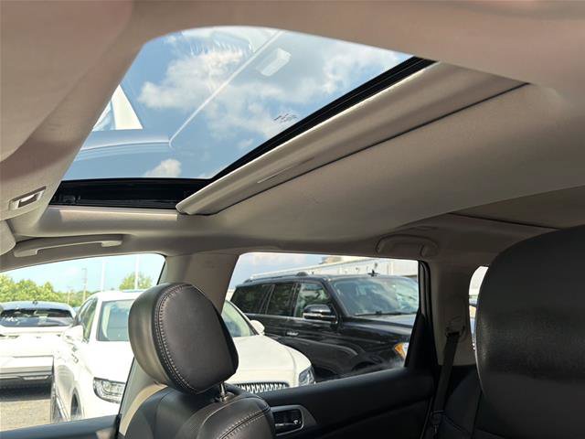 Used 2018 Nissan Pathfinder Platinum AWD/4WD image 25