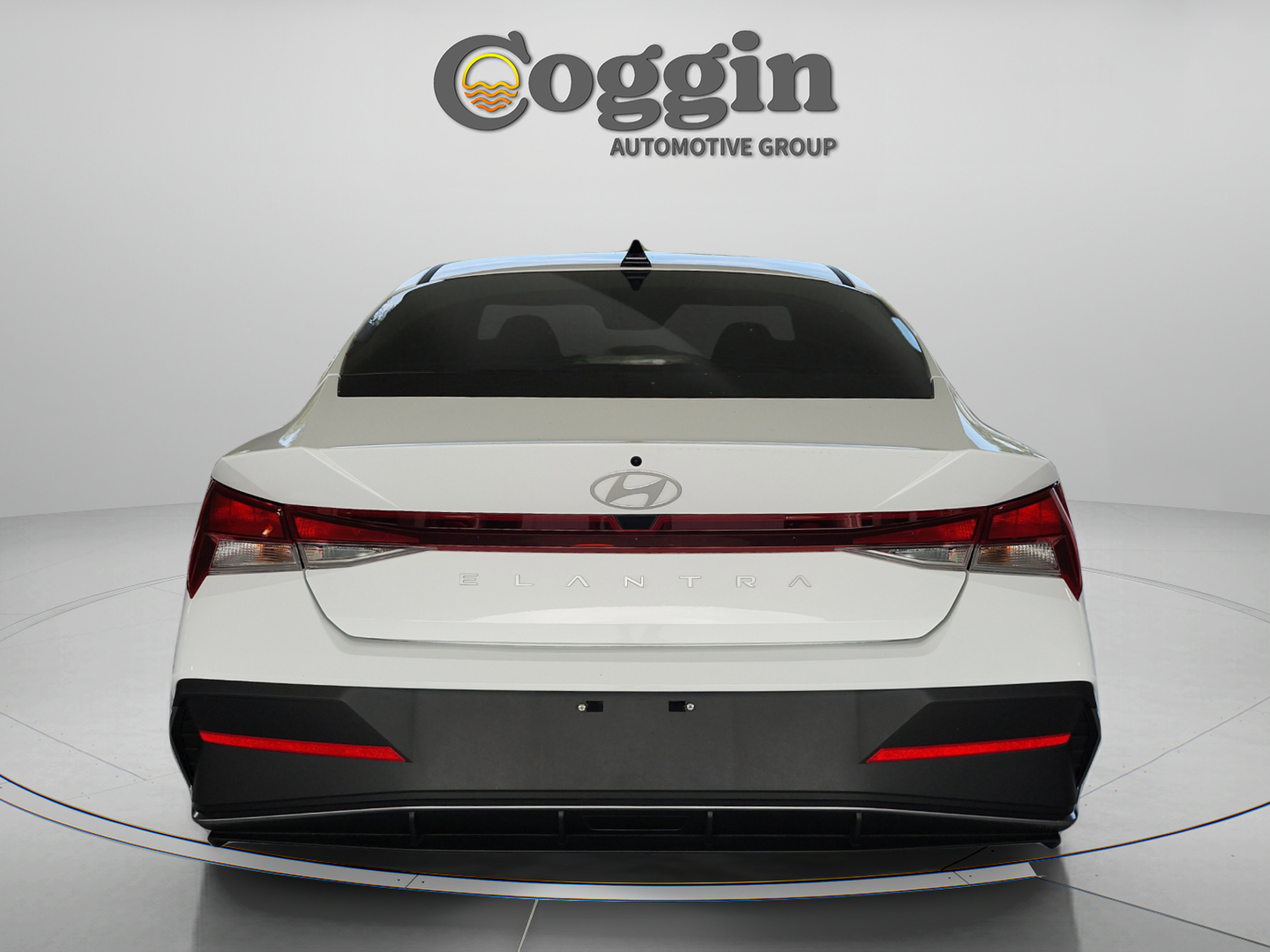 Used 2025 Hyundai Elantra SE FWD image 4