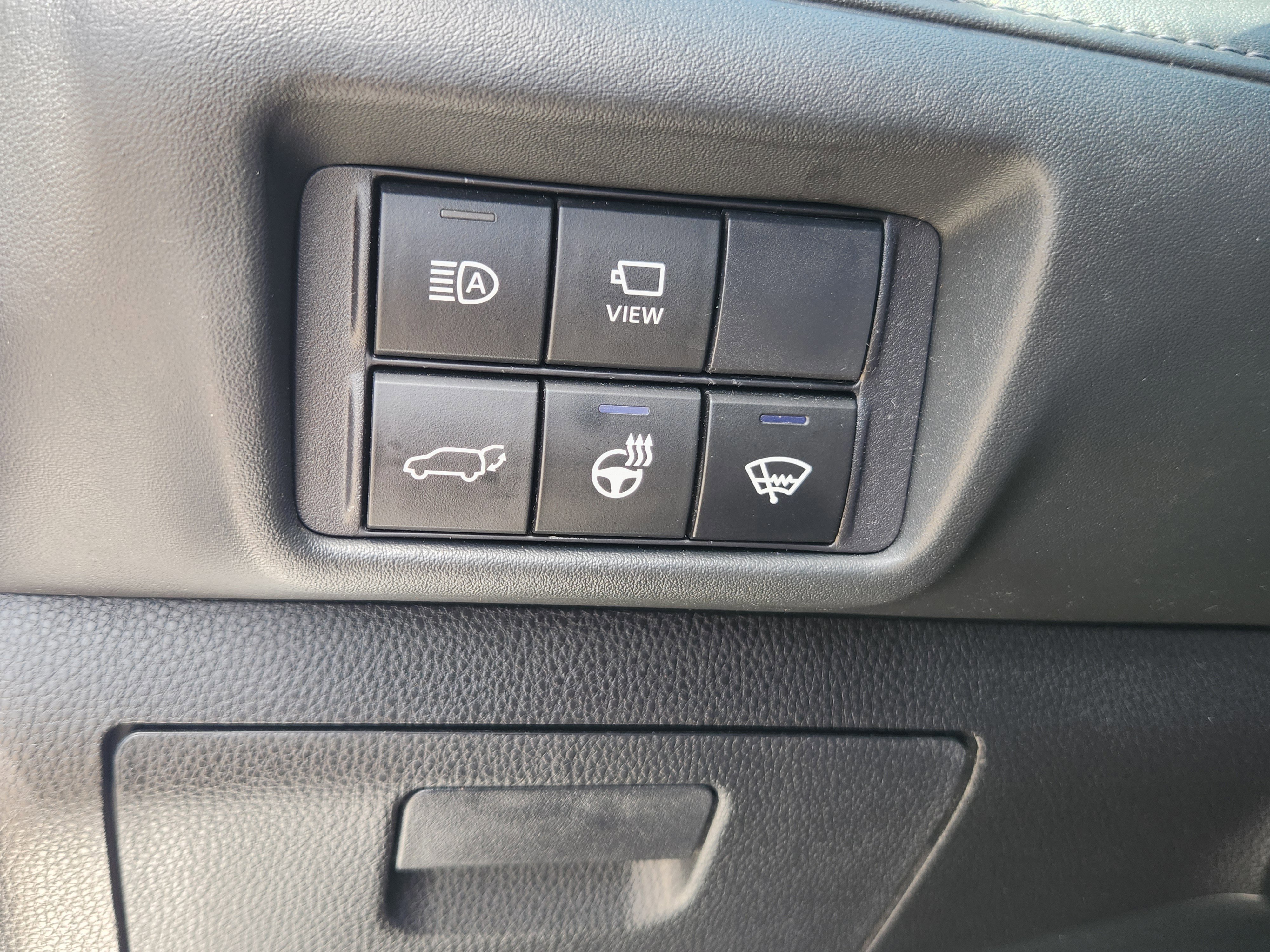 Used 2020 Toyota Highlander Platinum FWD image 16